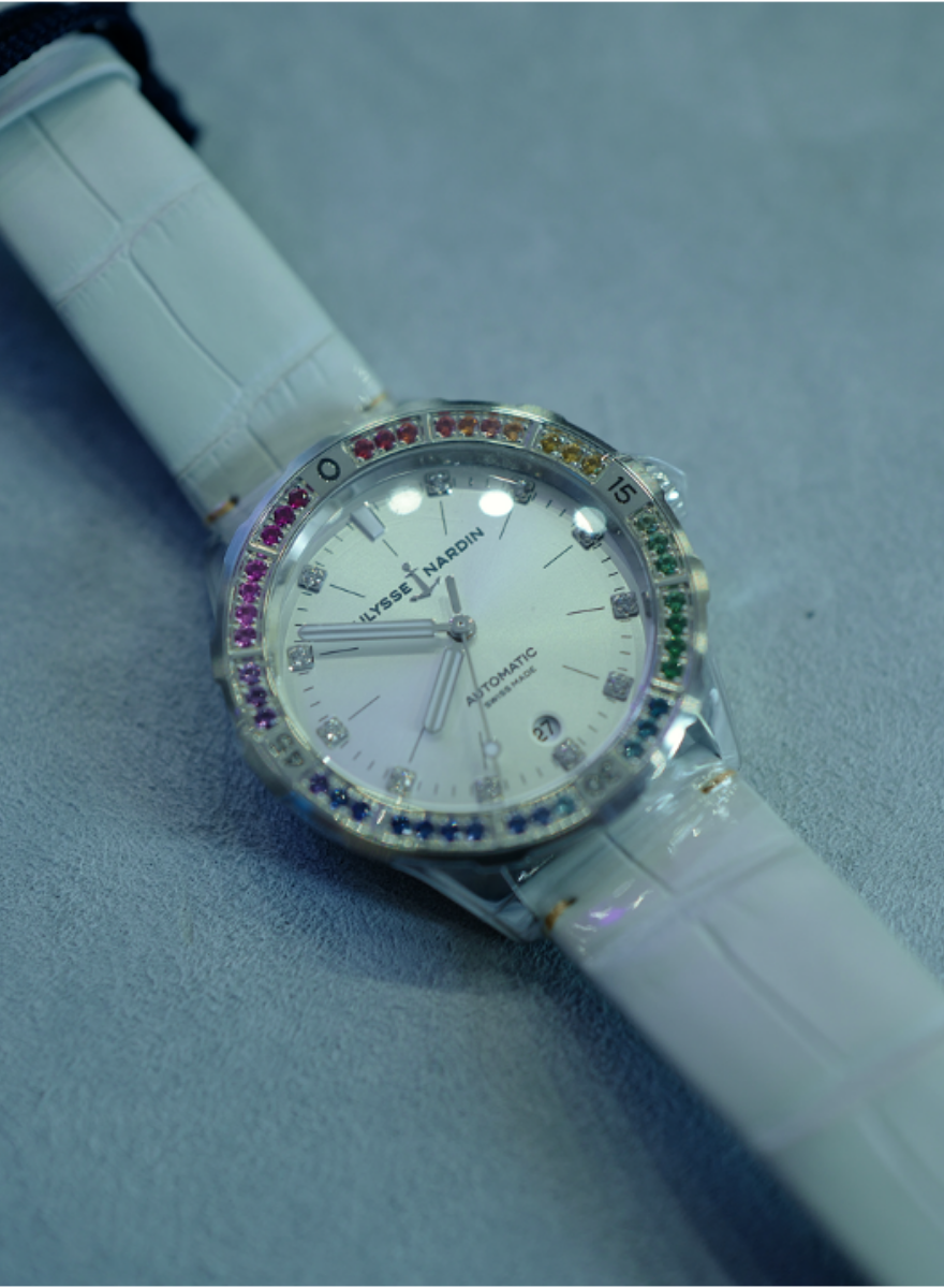 Lady Diver Rainbow White
